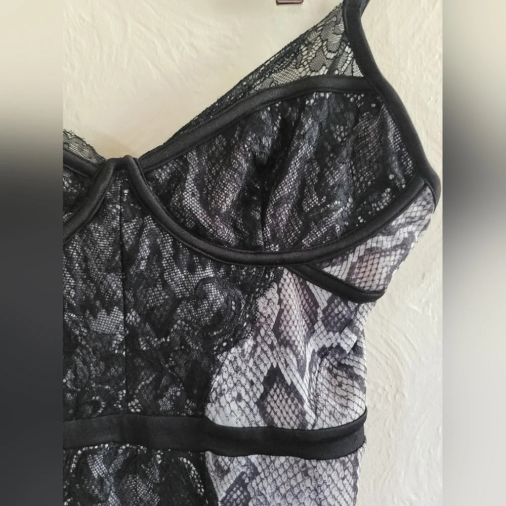 AFRM Black and Snakeskin print‎ Bodysuit, Size Medium - Picture 4 of 6